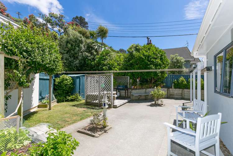 136 Queens Drive Lyall Bay_8