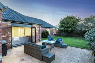 54 Regency Crescent_1