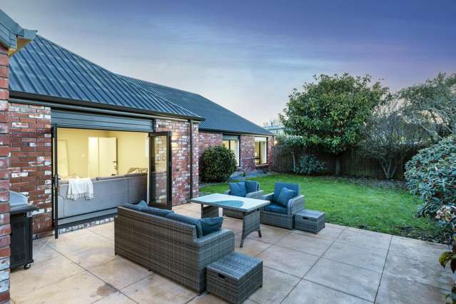 54 Regency Crescent Redwood_1