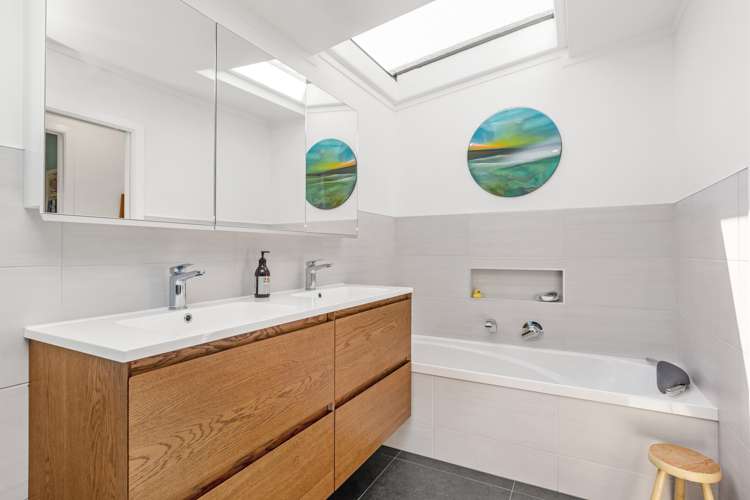 5 Robertson Street Raglan_11