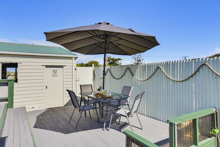 15 Muaupoko Street Hokio Beach_15