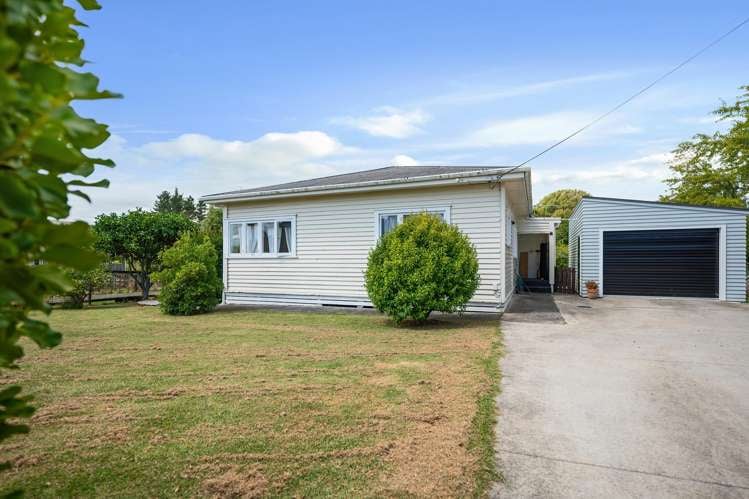 140 Awaroa Road Helensville_21