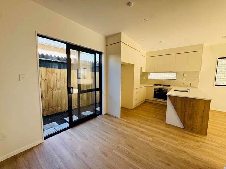 2/14 Richardson Road Mt Albert_2