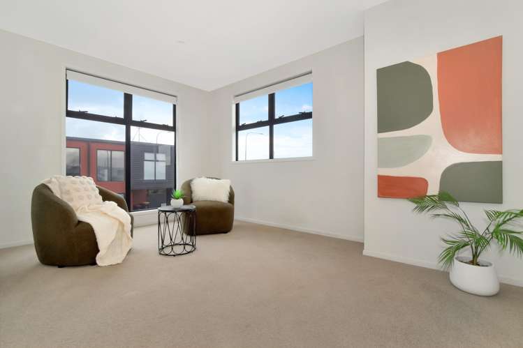 18/17 Owens Place_4