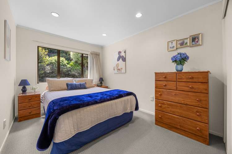 12 St Simon Place Botany Downs_24