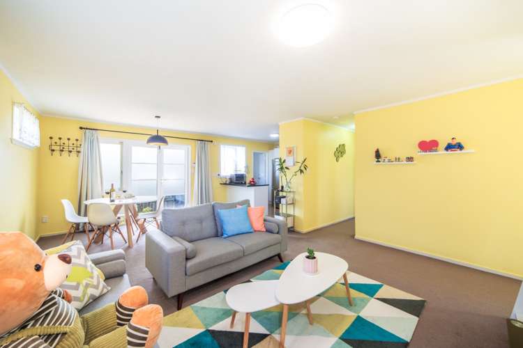 2/123 Bruce Mclaren Road Henderson_5