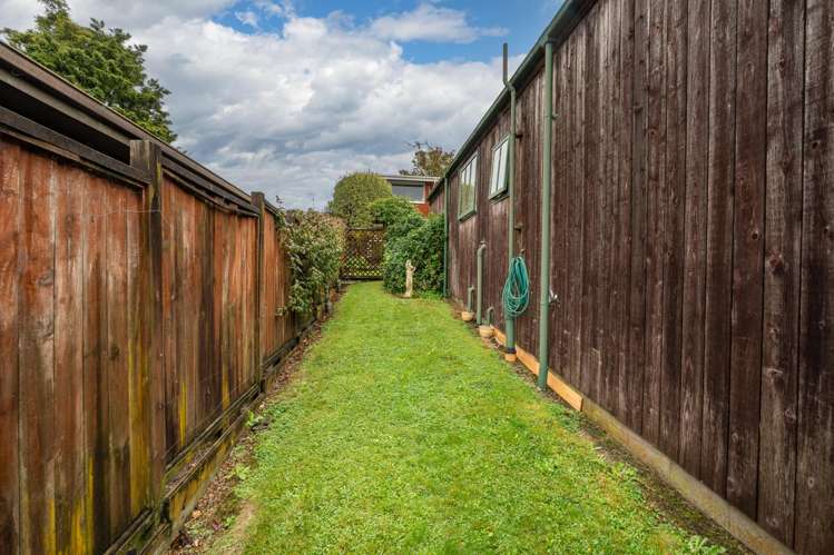 134 Lake Crescent Hamilton Lake_23