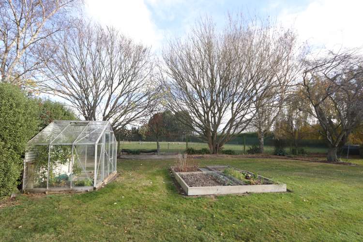 306 Beach Road East Elgin_21