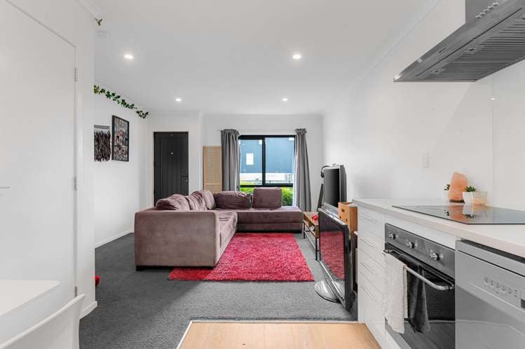 2/1 Vialou Street Hamilton Central_1