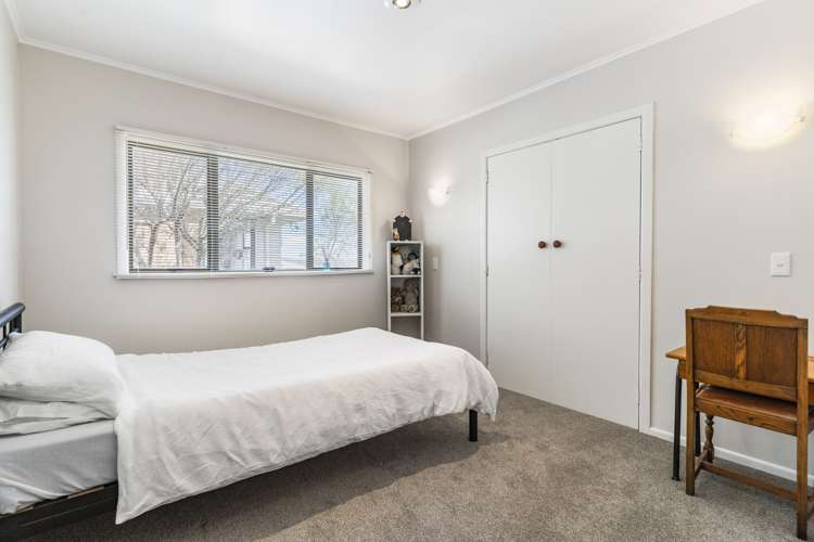 8 Webb Place Forrest Hill_16