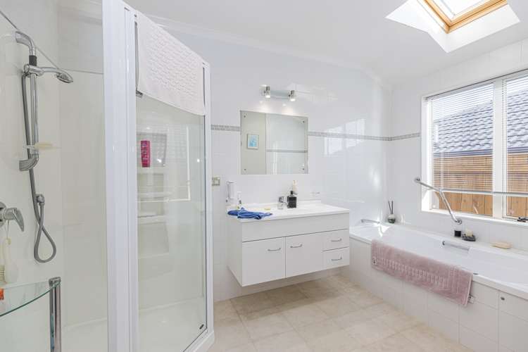 7 Lithgow Drive Otamatea_12