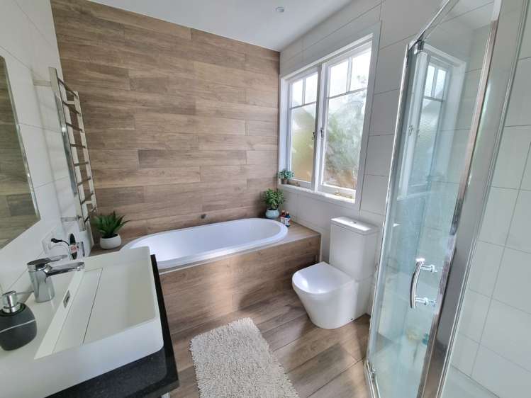 12 Seabreeze Road Narrow Neck_12