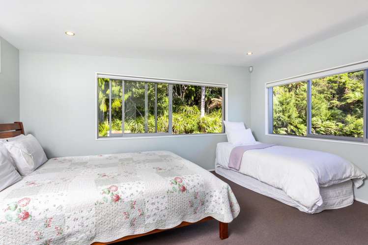 296 Piha Road Piha_42