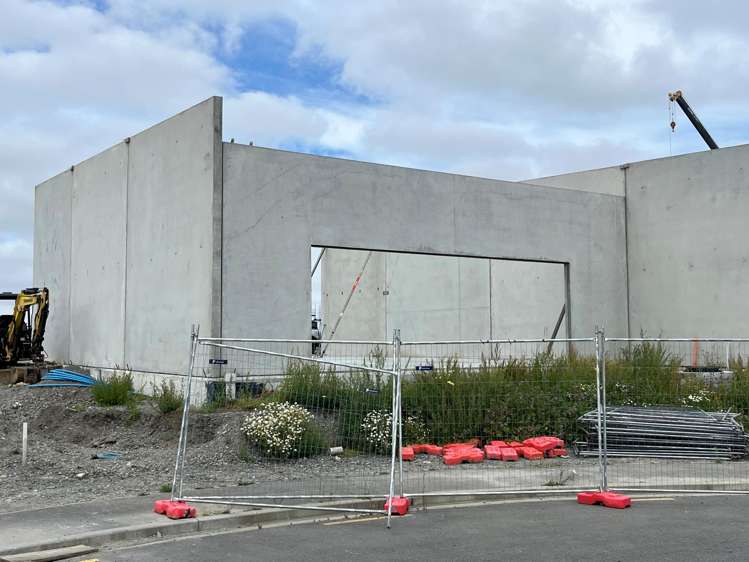 1/8 Lake Bryndwr Lane_0