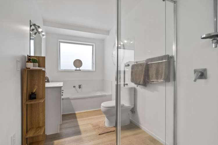 168 Ballintoy Park Drive Welcome Bay_11