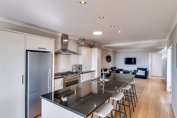 3 The Esplanade Westshore_10