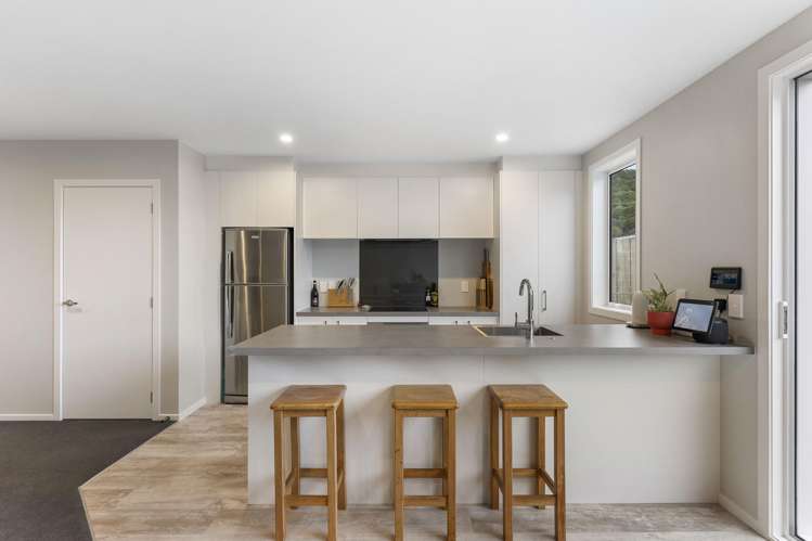 6/41 Main Road Wainuiomata_10