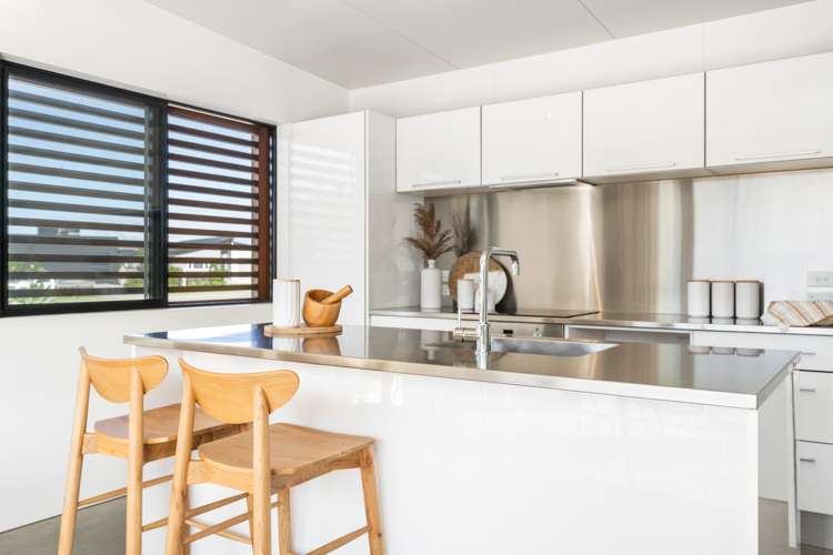 19 Finch Street One Tree Point_7