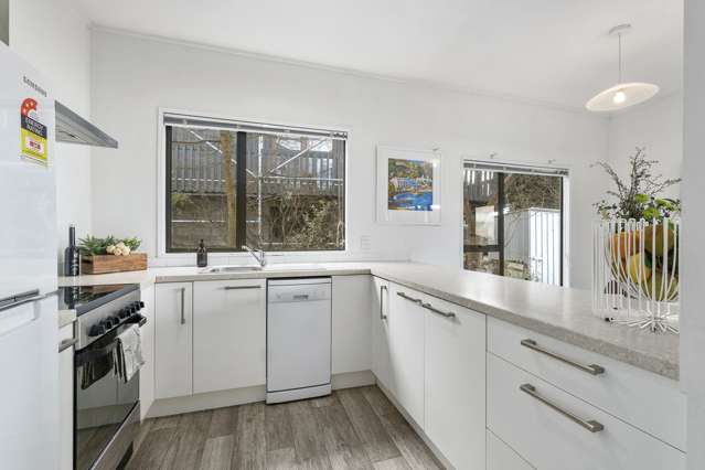 37b Greenstone Place Fernhill/Sunshine Bay_1