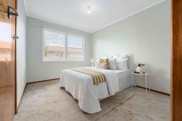 38 Forth Crescent Glenview_11