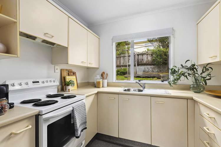 2/236 Helston Road Paparangi_2