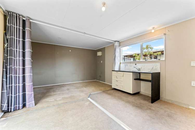 30 Ozich Avenue Te Atatu South_20