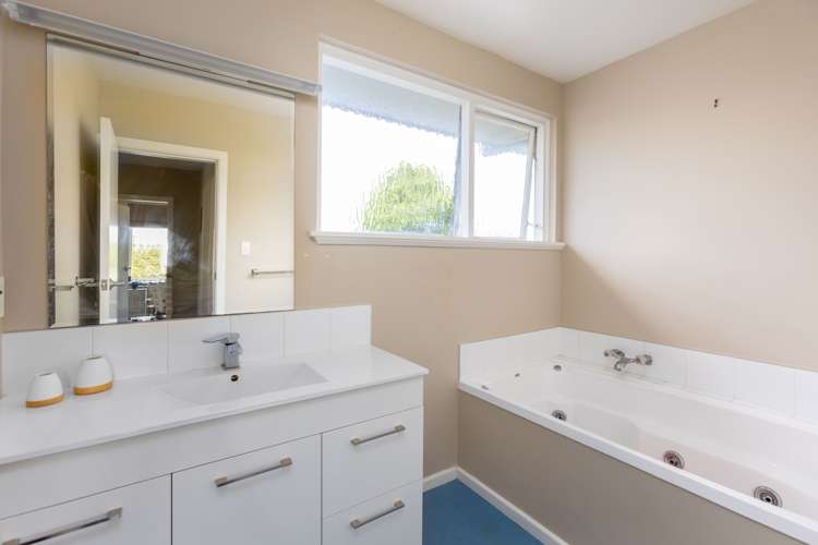 3 De Ville Place Burwood_11