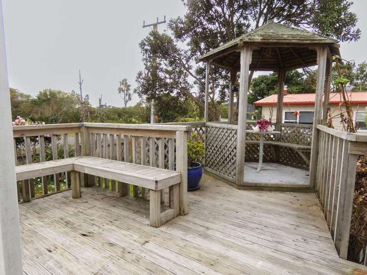 5 Te Whena Street Otaki Beach_14