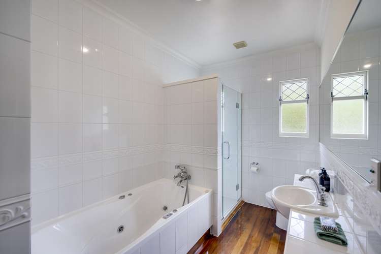 44 Busby Hill Havelock North_23