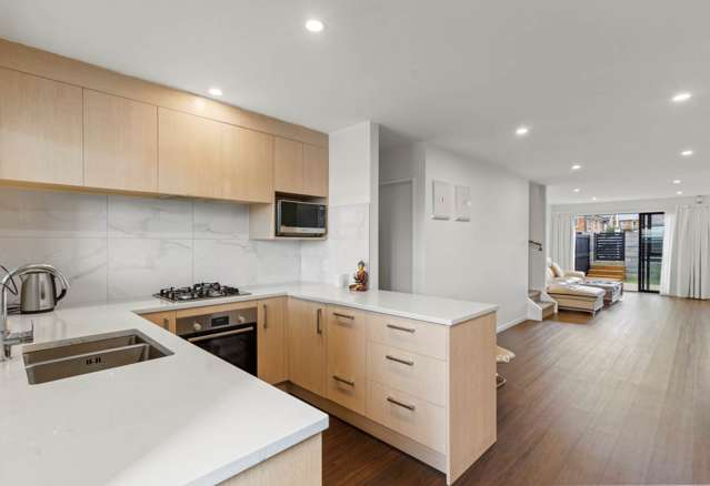 2/55 GREAT SOUTH ROAD 10938_2