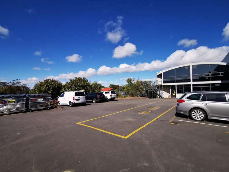 3/33-35 Waipareira Avenue Henderson_16