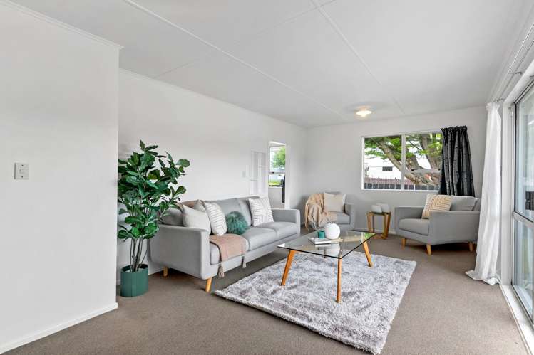 19 Antrim Crescent Wainuiomata_4