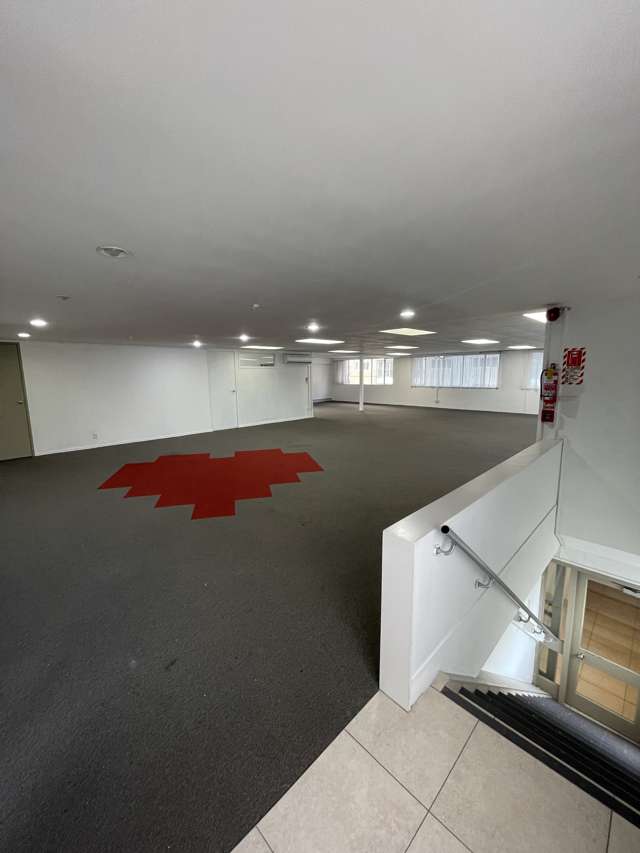 Full floor Office space in New Market - 237m2