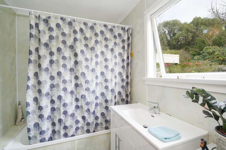 215 Rakahouka Grove Bush Road Winton Surrounds_25