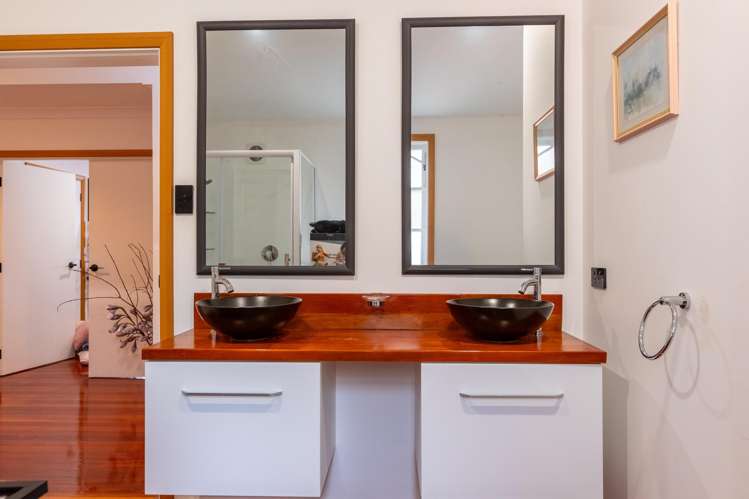 77 McLean Street_5