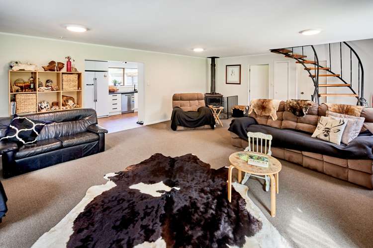 1296 Coast Road Wainuiomata Coast_8