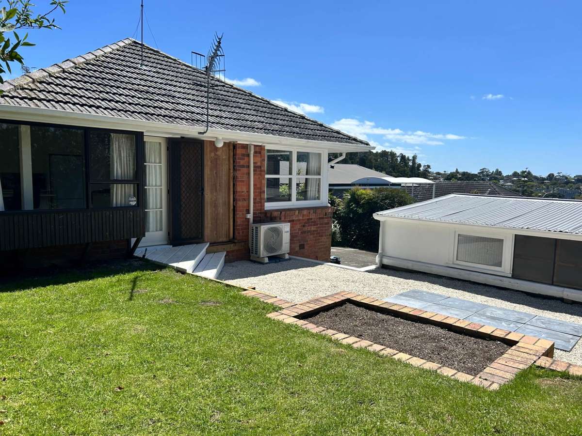 Spacious 2-Bedroom Home with Lovely Back Garden 3