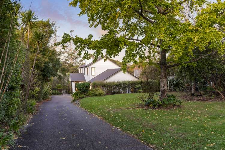 33 Roland Road Greenhithe_28