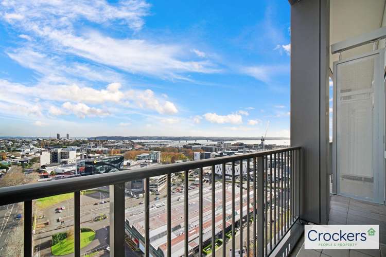 1502/53 Cook Street 10015_7