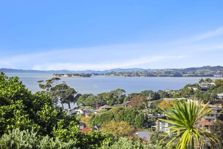 13 Colmar Road Mellons Bay_23