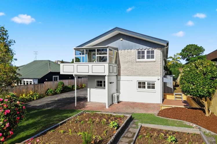 209C Onewa Road_4