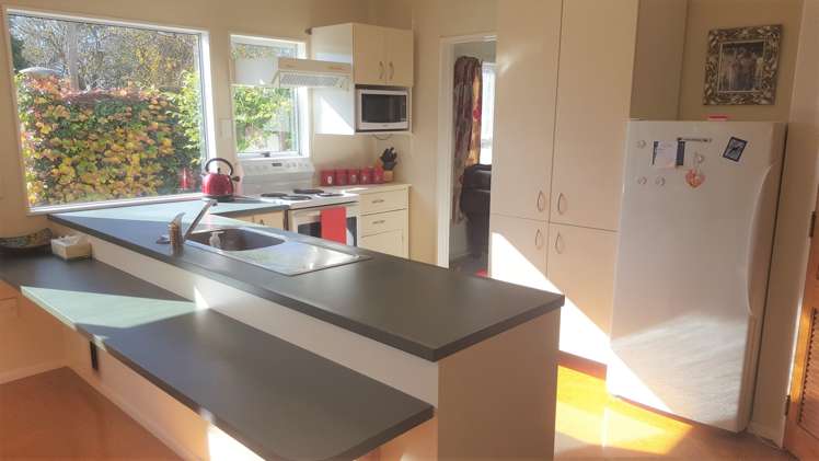 16 Atherfold Crescent Greenmeadows_23