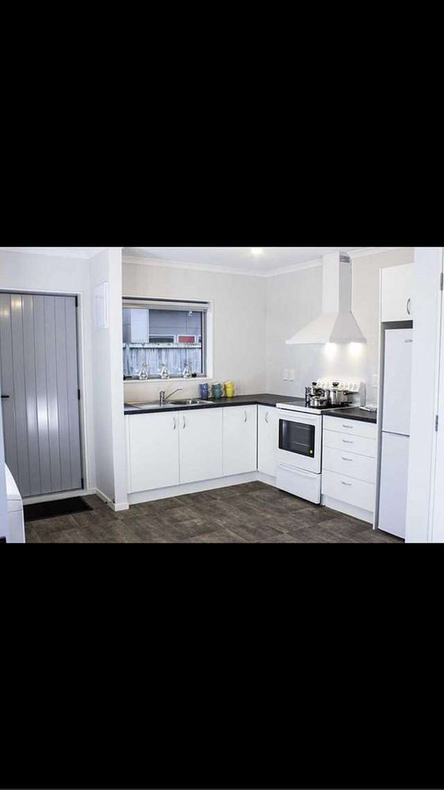 4 Room A/81 Normandy Avenue Melville_3