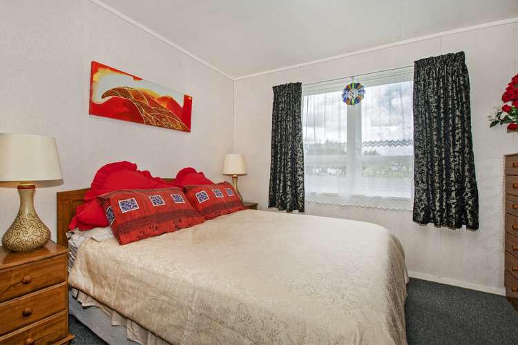 32 Memorial Drive Parahaki_8