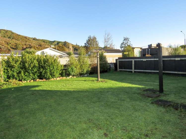 75 Shiel Street Reefton_17