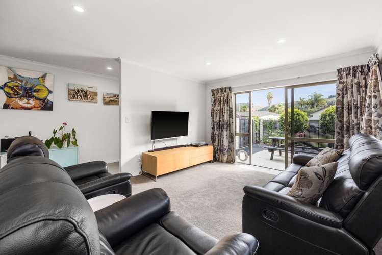 4 West Place Greenmeadows_11