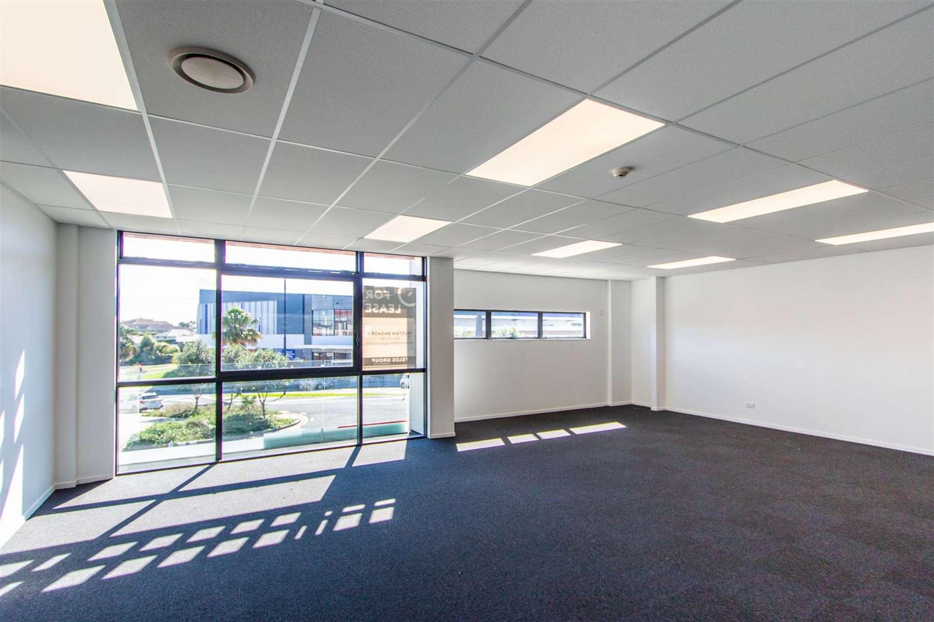 Office 5/15 Central Boulevard Silverdale_0