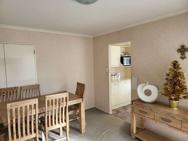 69 Medvale Avenue Flat Bush_3