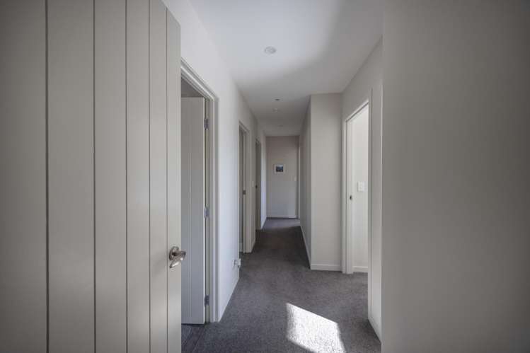 52 Perth Street South Hill_9