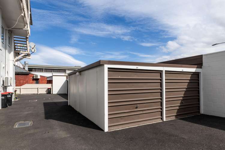 241 Marine Parade Napier South_11